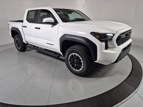 New 2025 Toyota Tacoma TRD Off-Road image 7