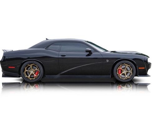 Used 2016 Dodge Challenger SRT Hellcat image 2