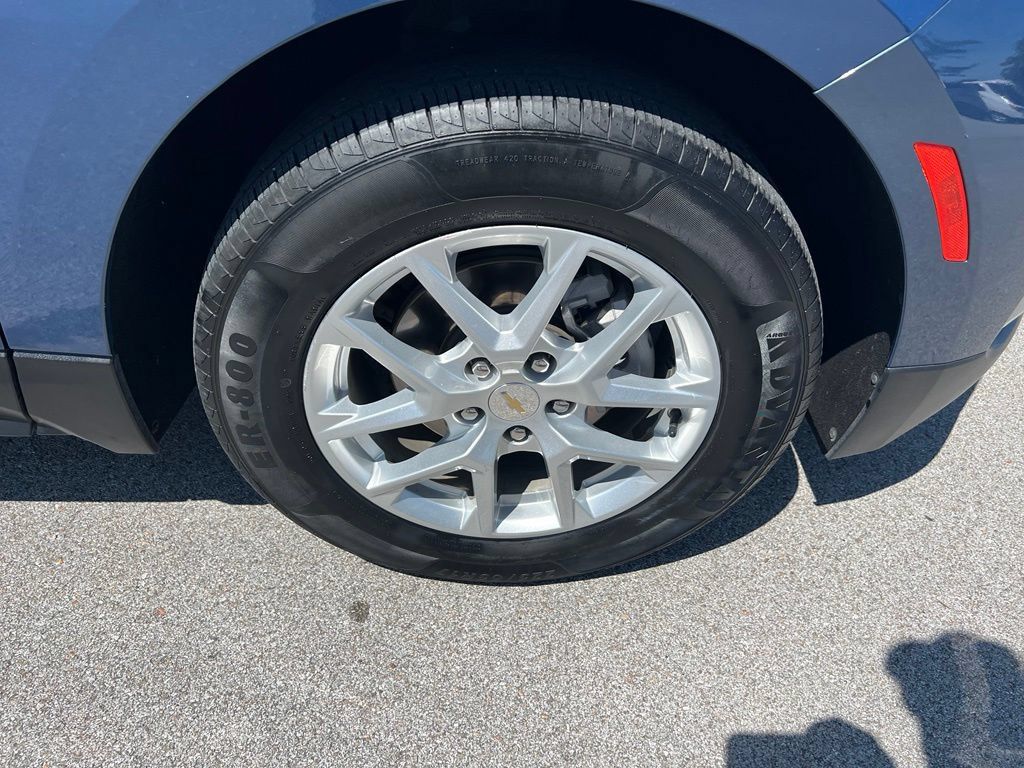 Used 2024 Chevrolet Equinox LT AWD/4WD image 12