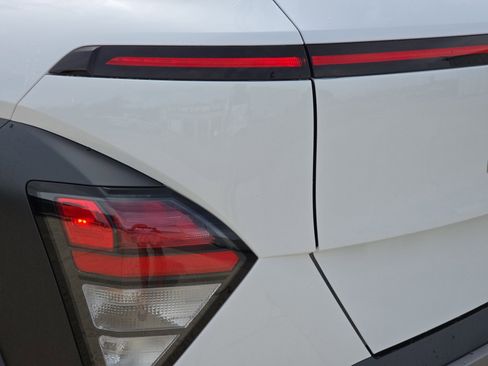 Used 2026 Hyundai Kona SEL Premium FWD image 32