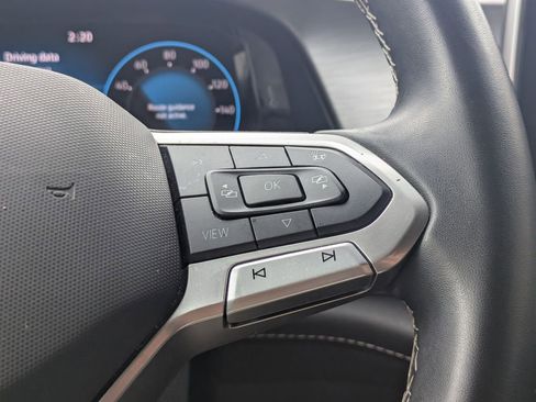 Used 2025 Volkswagen Atlas Cross Sport SE image 23