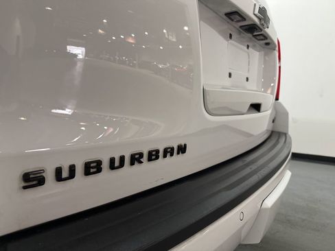 Used 2019 Chevrolet Suburban Premier image 11