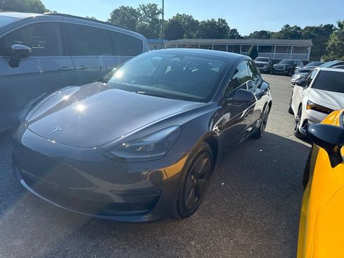 Used 2023 Tesla Model 3 Standard Range RWD image 1