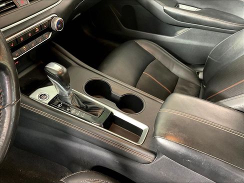 Used 2022 Nissan Altima 2.5 SR w/ Midnight Edition Package FWD image 18