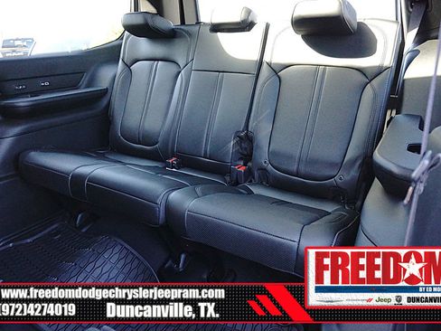 New 2025 Jeep Wagoneer Series II image 14