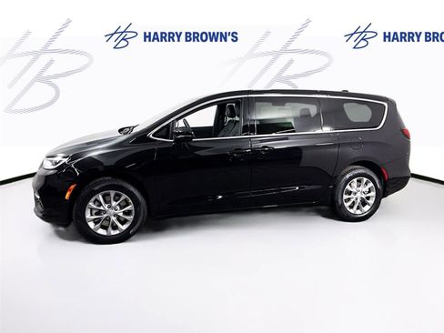 New 2026 Chrysler Pacifica Select image 29