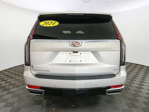 Used 2024 Cadillac Escalade Premium Luxury AWD/4WD image 8