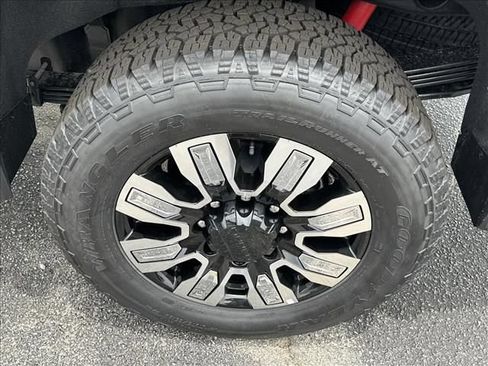 New 2026 GMC Sierra 2500 Denali w/ Denali Reserve Package AWD/4WD image 17