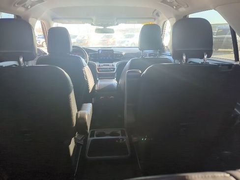 Used 2021 Ford Explorer XLT w/ Equipment Group 202A image 22