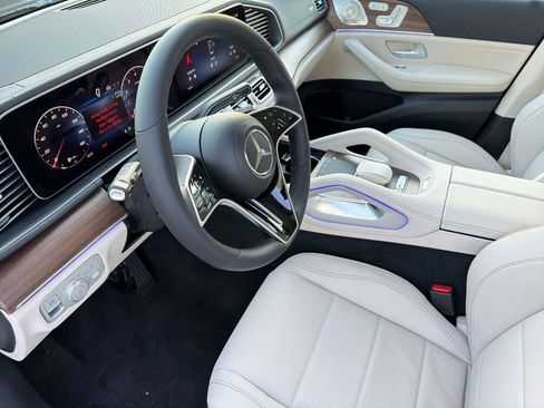 New 2026 Mercedes-Benz GLS 450 4MATIC image 4