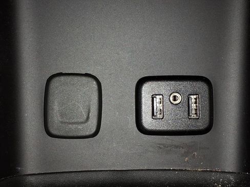 Used 2018 GMC Acadia Denali w/ Technology Package image 12