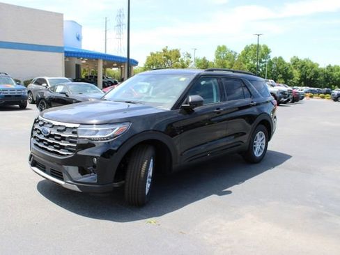 New 2026 Ford Explorer Active RWD image 8