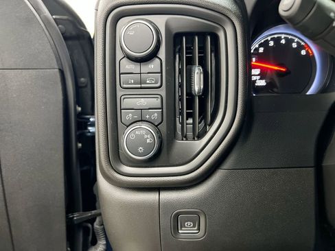Used 2023 Chevrolet Silverado 1500 Custom AWD/4WD image 18