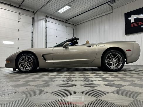 Used 2000 Chevrolet Corvette Coupe w/ Memory Pkg RWD image 20