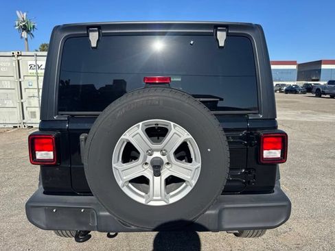 Used 2023 Jeep Wrangler Unlimited Sport AWD/4WD image 6