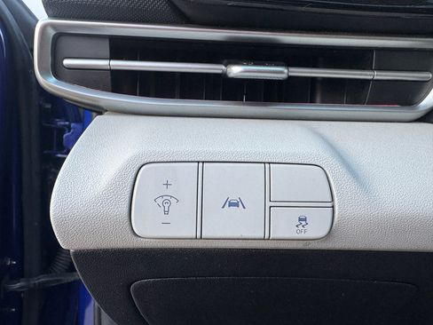 Used 2021 Hyundai Elantra Limited image 14