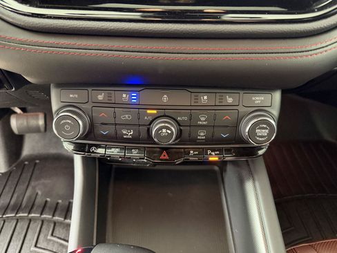 Used 2024 Dodge Durango GT AWD/4WD image 22