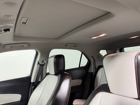 Used 2017 Chevrolet Equinox Premier w/ Enhanced Convenience Package AWD/4WD image 12