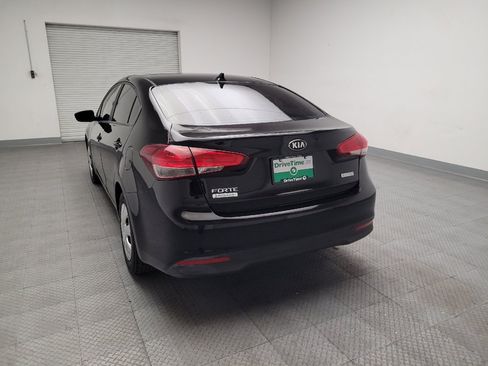 Used 2017 Kia Forte LX FWD image 6