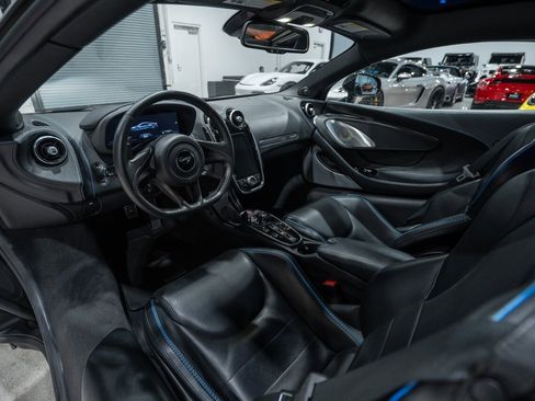 Used 2021 McLaren GT image 18