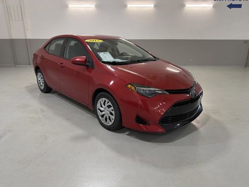 Used 2017 Toyota Corolla LE FWD image 4