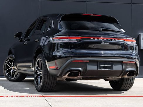 Certified 2026 Porsche Macan AWD/4WD image 3