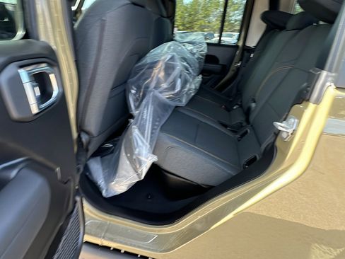 New 2026 Jeep Gladiator Sport image 19