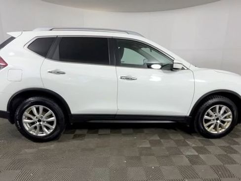 Used 2020 Nissan Rogue S FWD image 3