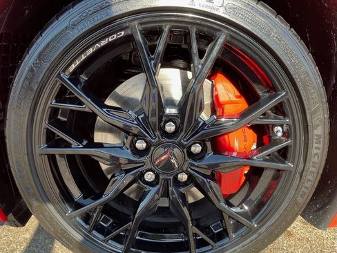 Used 2024 Chevrolet Corvette Stingray Convertible w/ Z51 Performance Package image 15