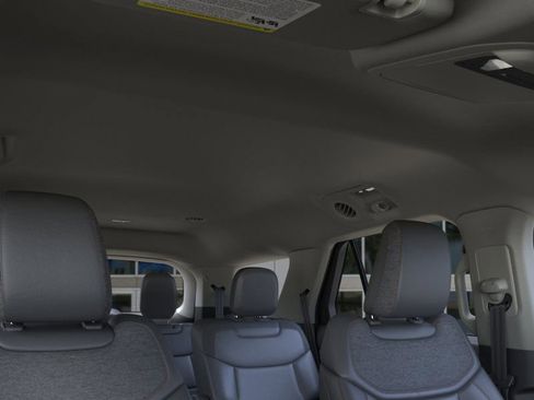 New 2025 Ford Explorer Active w/ Active Comfort Package image 22