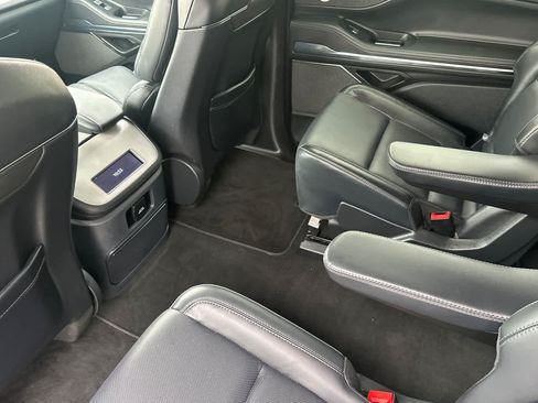 Used 2026 Lincoln Navigator L Reserve AWD/4WD image 4