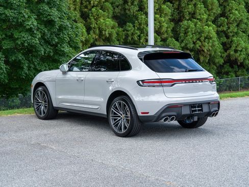 Certified 2026 Porsche Macan AWD/4WD image 3