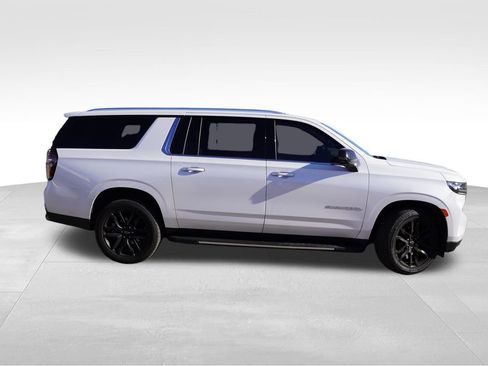 Used 2021 Chevrolet Suburban Premier w/ Premium Package image 2