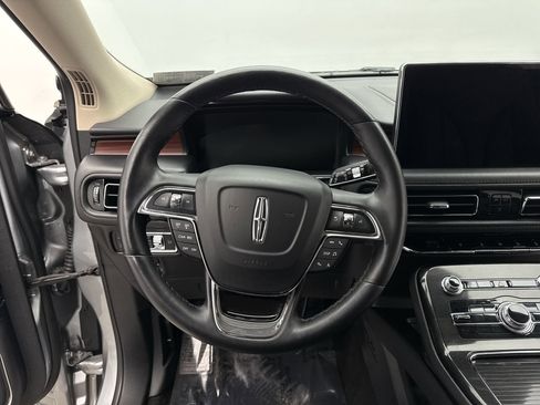 Used 2022 Lincoln Nautilus Reserve image 12