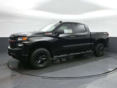 Used 2019 Chevrolet Silverado 1500 Custom Trail Boss w/ Custom Convenience Package AWD/4WD image 3
