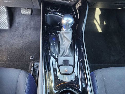 Used 2021 Toyota C-HR XLE image 22