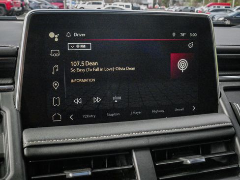 Used 2023 GMC Yukon XL SLT image 23