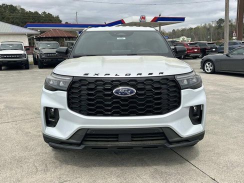 New 2026 Ford Explorer ST-Line image 2