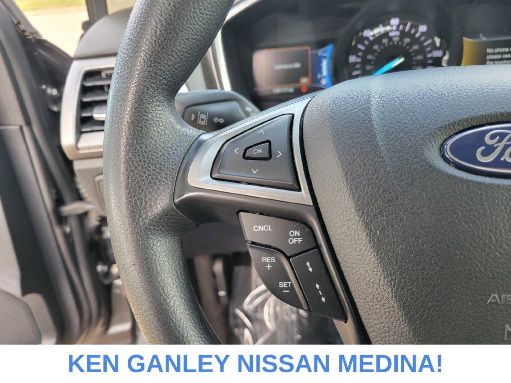 Used 2020 Ford Fusion SE FWD image 30