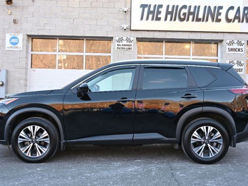 Used 2023 Nissan Rogue SV w/ SV Premium B Package image 3