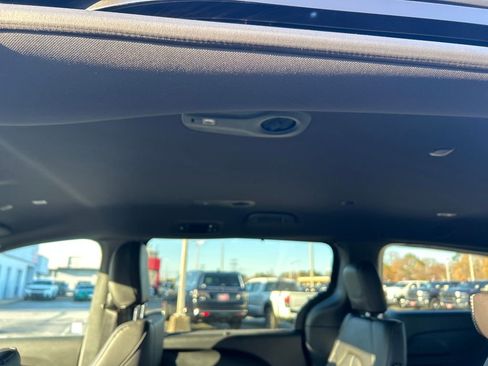 New 2026 Chrysler Pacifica Select image 24