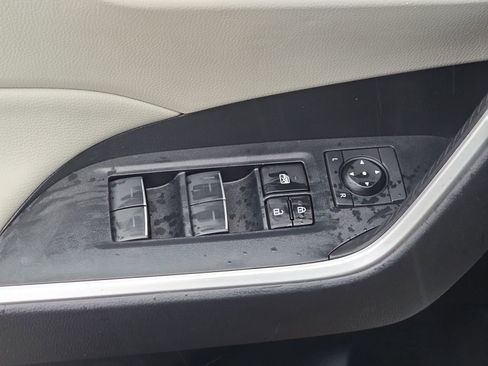 Used 2024 Toyota RAV4 XLE w/ Convenience Package image 34