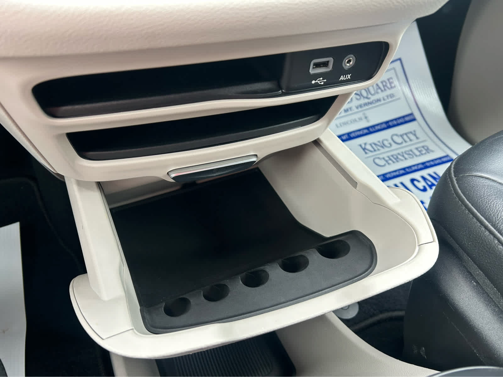 Used 2018 Chrysler Pacifica Touring-L w/ Advanced Safetytec Group FWD image 47