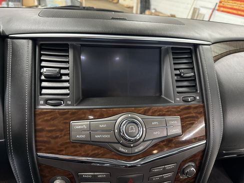 Used 2020 Nissan Armada SL image 18