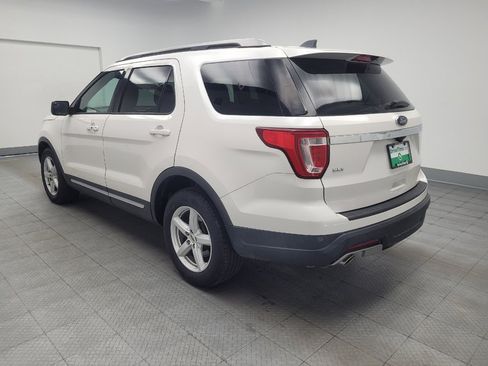 Used 2018 Ford Explorer XLT FWD image 4