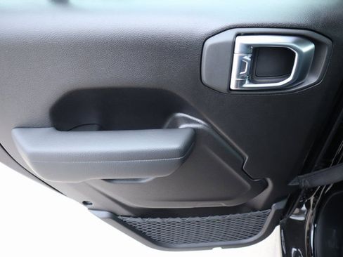 New 2026 Jeep Gladiator Sport image 15