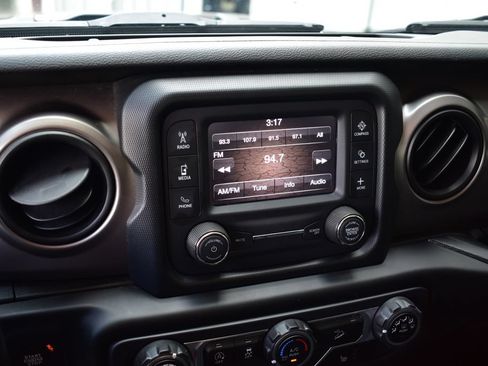 Used 2020 Jeep Wrangler Sport AWD/4WD image 43