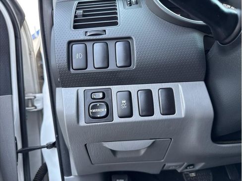 Used 2015 Toyota Tacoma PreRunner image 30