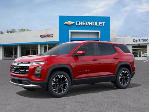 New 2026 Chevrolet Equinox LT image 2