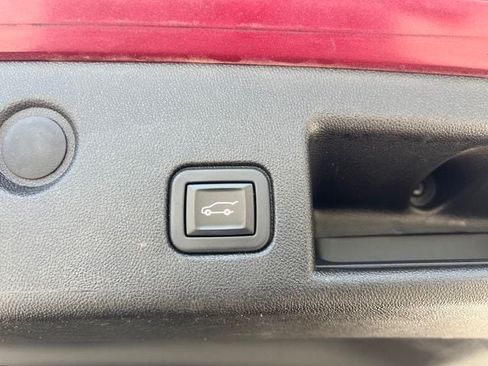 Used 2020 Chevrolet Equinox Premier FWD image 28